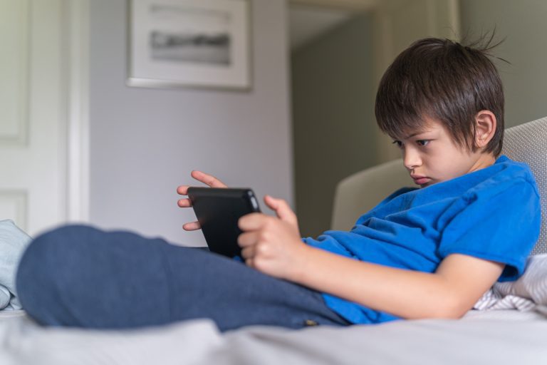 How to Limit Summer Screen TimeΒ Β  Limiting summer screen time
