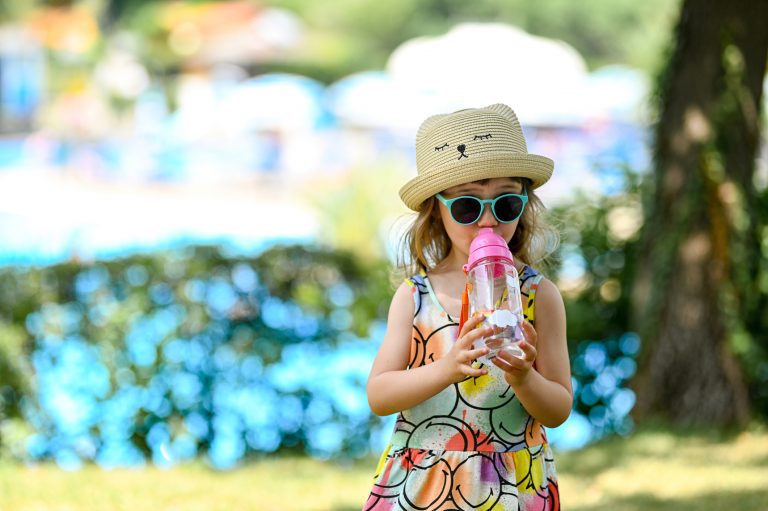 5 things to consider when choosing a water bottle for kids. kids water bottle